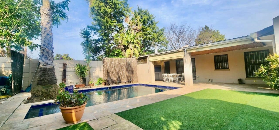 4 Bedroom Property for Sale in West Beach Western Cape